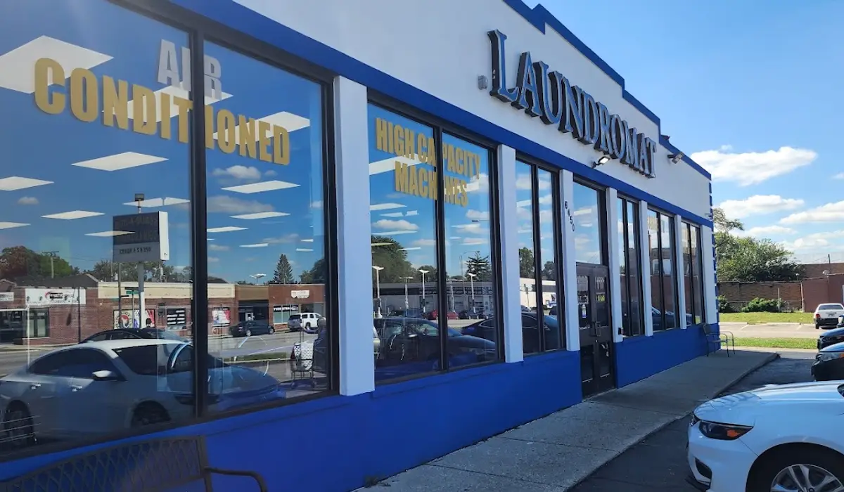 Scrub A Dub laundromat storefront in Berwyn, IL